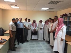 His Excellency the Dean of Al-Qunfudhah University College Visits the Academic Departments of the College